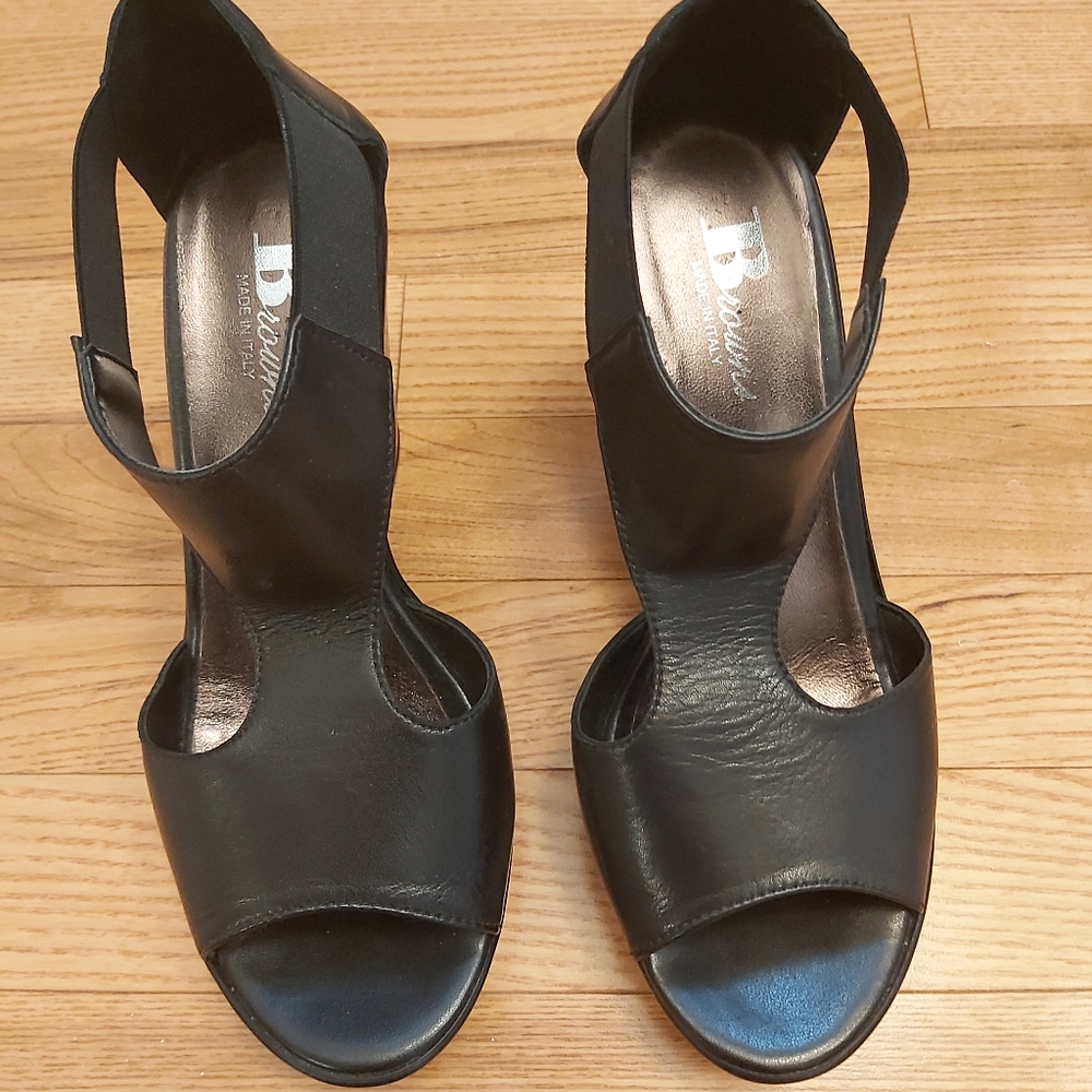 Browns wedge sandals